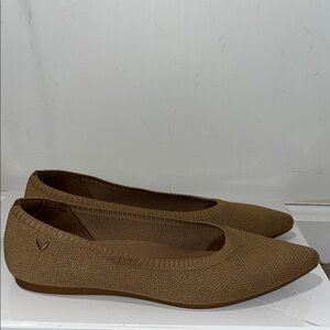 Chic Tan Flats for Women